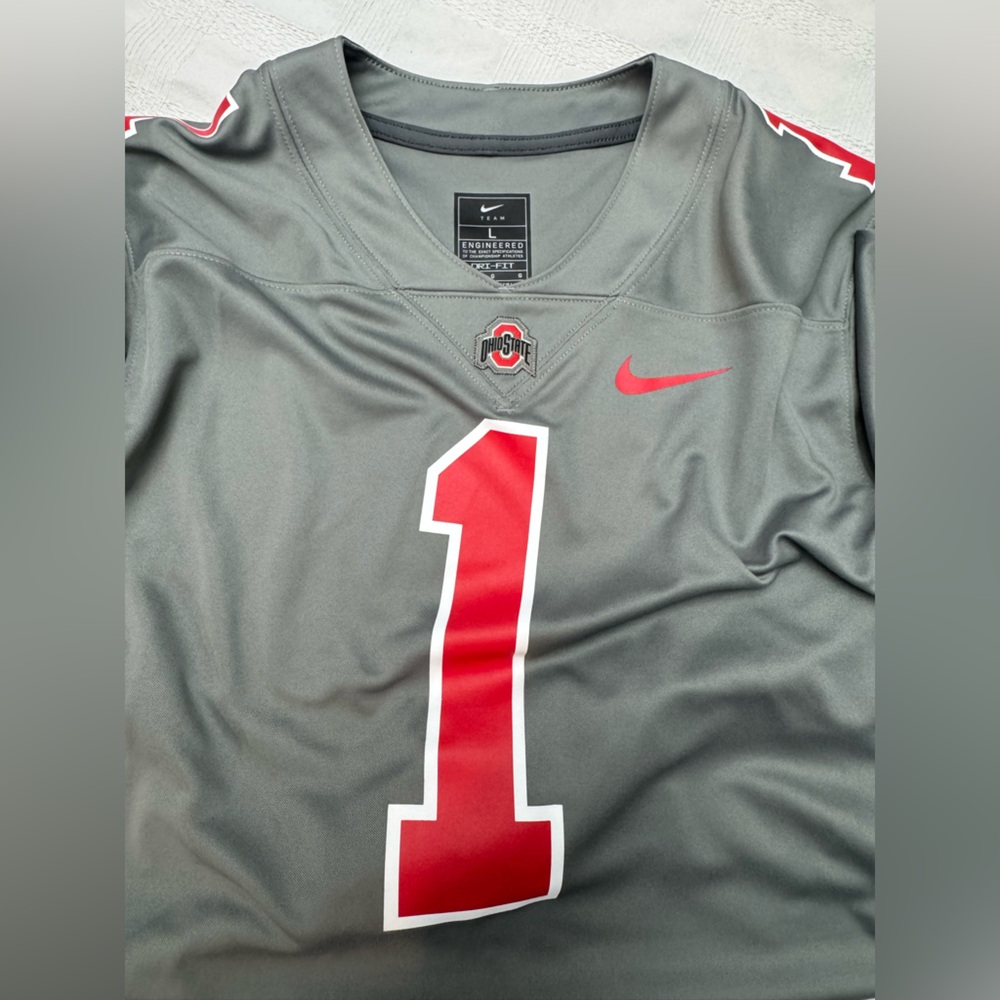Men’s Ohio State Jersey - Large. Brand new w/o tags!